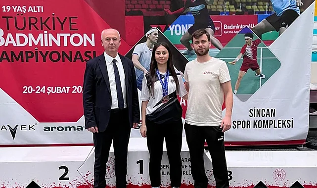 Bafralı Aysu Arslan 19 Yaş Altı Türkiye Badminton Şampiyonası'nda Türkiye 3.'sü Oldu