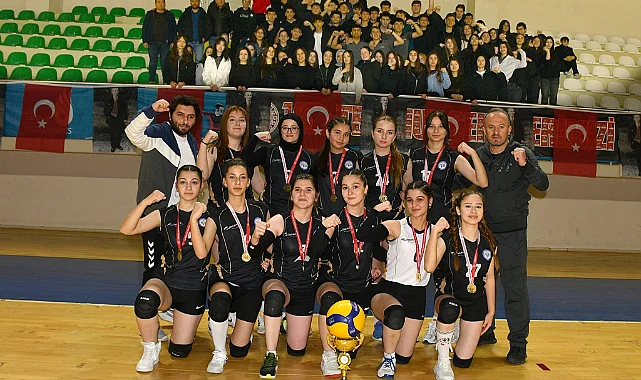 Çarşamba’da Voleybolun Şampiyonu Ali Fuat Başgil Anadolu Lisesi