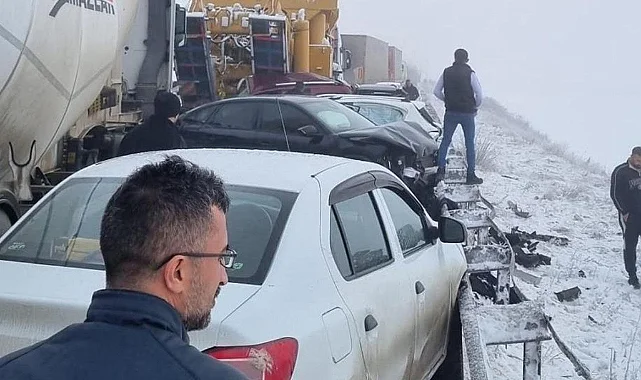 Erzurum'da Korkutan Zincirleme Kaza: 8 Ağır Yaralı