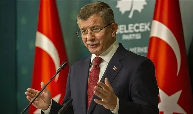 Eski Başbakan Ahmet Davutoğlu: Maddi Sıkıntı Yaşamıyor Değilim