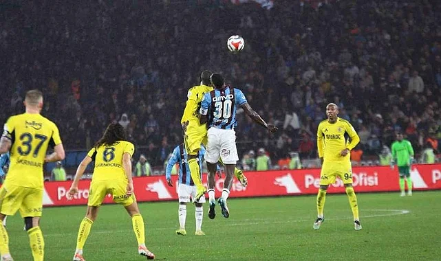 Fenerbahçe Trabzonspor Deplasmanında 3 Puanı 3 Golle Aldı