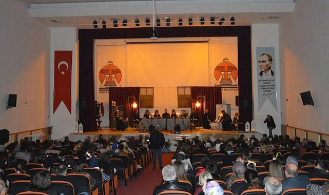 Havza'da Mahlep Ağacı Şiir Dinletisi Düzenlendi