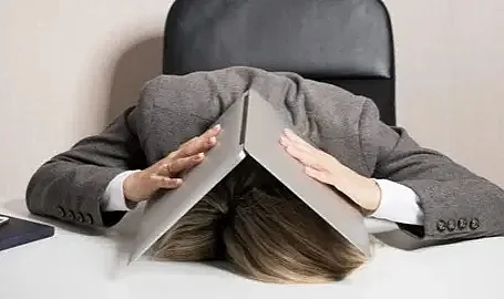 İş Dünyasının Gizli Tehlikesi: Sessiz Tükenmişlik Nedir?