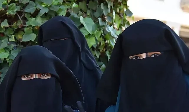 İspanya'da Tartışmalı Karar: Burka ve Peçeye Belediye Yasağı