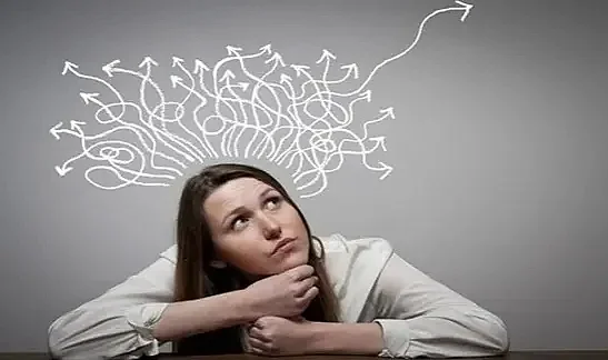 Karar Yorgunluğu (Decision Fatigue): Günlük Seçimlerin Zihinsel Tükenmeye Etkisi