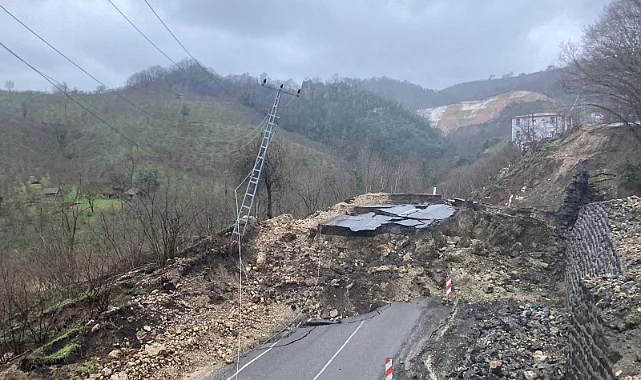 Ordu-Tokat Yolunda Korkutan Heyelan: 300 Metrelik Çökme Meydana Geldi