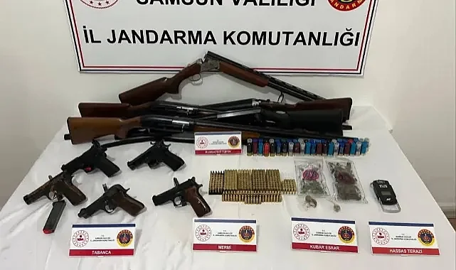 Salıpazarı'nda Cephanelik Gibi Ev: 10 Silah Ele Geçirildi