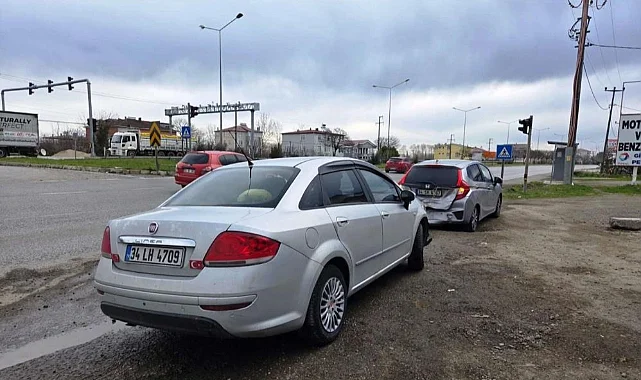 Samsun Çarşamba'da Trafik Kazası Maddi Hasarla Atlatıldı