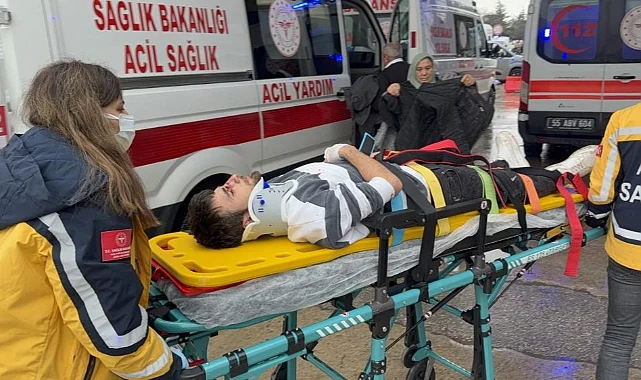 Samsun'da Babasını Ameliyata Götürürken Kaza Yaptı: Oğlu Yaralandı