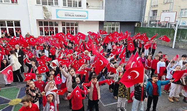 Samsun'da Ders Zili Milli Ruhla Çaldı: İlk Konu Bayrak Sevgisi