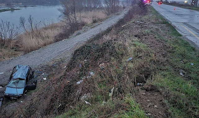 Samsun'da Otomobil Şarampole Devrildi: 2 Yaralı