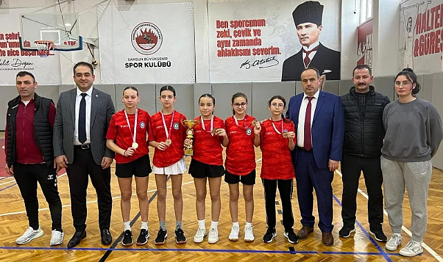 Samsun Okul Sporları Badminton İl Birinciliği: Şampiyon Raketler Belli Oldu