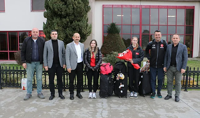 Samsunlu Milli Sporculara Havalimanında Muhteşem Karşılama