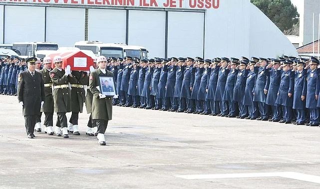 Şehit Pilot İbrahim Bolat'a Veda: 10 Yaşındaki Nil'in Gözyaşları Yürekleri Dağladı