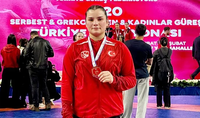 Tekkeköylü Güreşci Güler Yağmur Türkoğlu Türkye 2.si Oldu