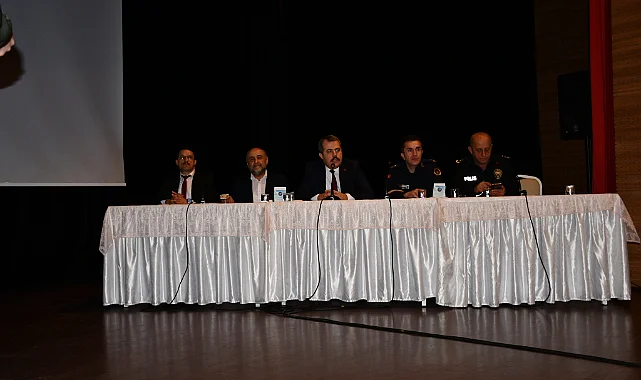 Vezirköprü'de Muhtarlarla Bilgilendirme ve Değerlendirme Toplantısı