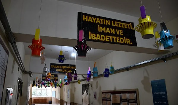 Vezirköprü’de Okul Koridorları Ramazan Sokağına Dönüştü