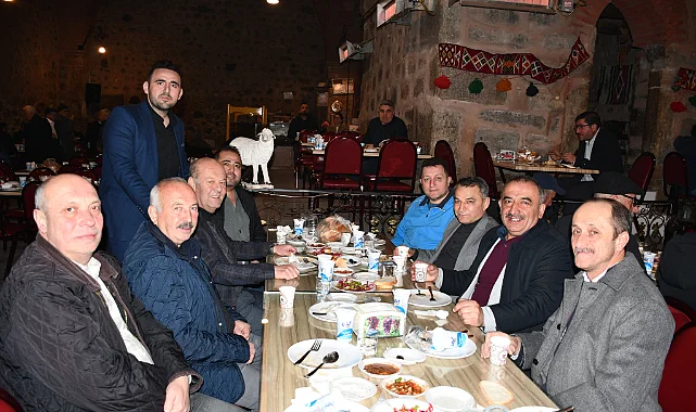 Vezirköprü Madeni İşler Odası İftarında Esnaf Buluştu