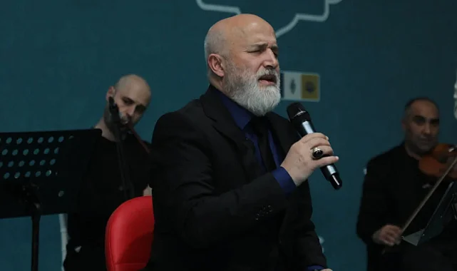 Bafra'da Tasavvuf Musikisi Rüzgarı: Halil Necipoğlu Sahne Aldı