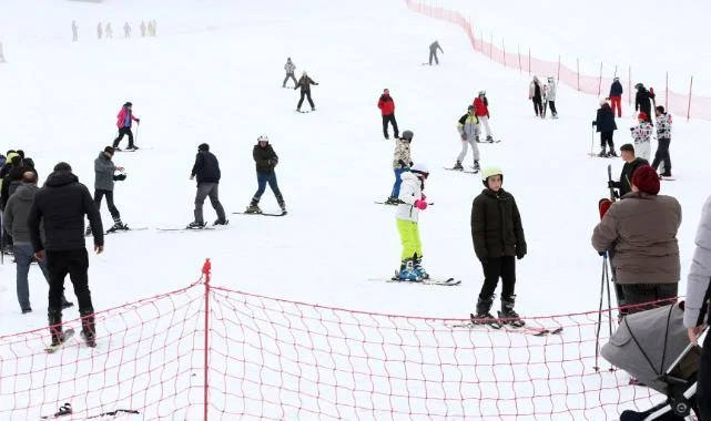 Batı Karadeniz'in Zirvesinde Bayram Coşkusu: Pistler Doldu Taştı