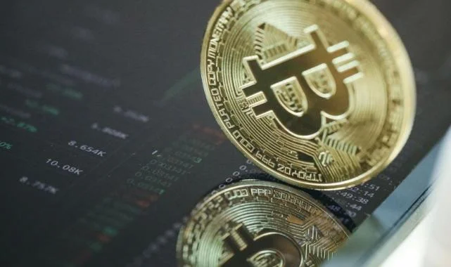 Bitcoin ve Altcoinlerde Sert Düşüş: Ateşkes Belirsizliği Vurdu