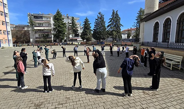 Çarşamba’da Minik Yetenekler Sahada: 4. Sınıf Öğrencilerine Özel Spor Eğitimi