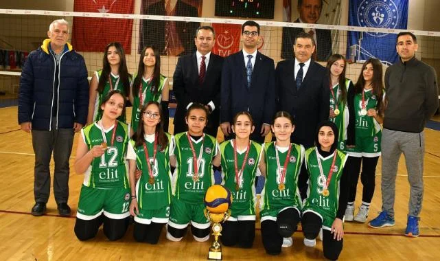 Çarşamba Yıldız Kızlar Voleybol Şampiyonu Değirmenbaşı Ortaokulu Oldu