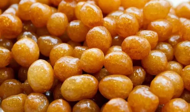 Cenaze ve Taziye Evinde Ne İkram Edilir? Pratik Tatlı Dağıtım Rehberi