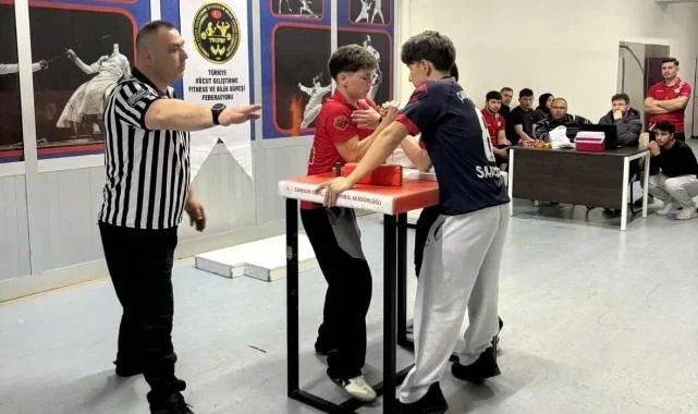 Emir Semiz Bilek Güreşinde Samsun’un Gururu Oldu