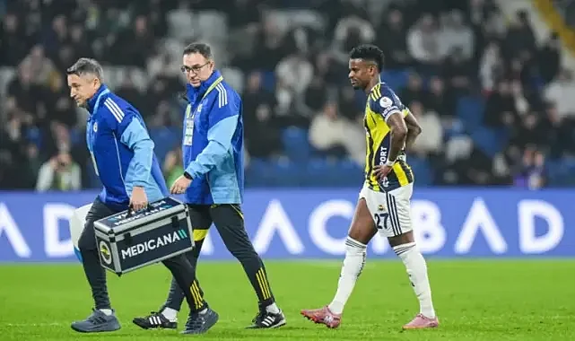 Fenerbahçe'de Savunma Alarmı: O Futbolcu Sakatlandı