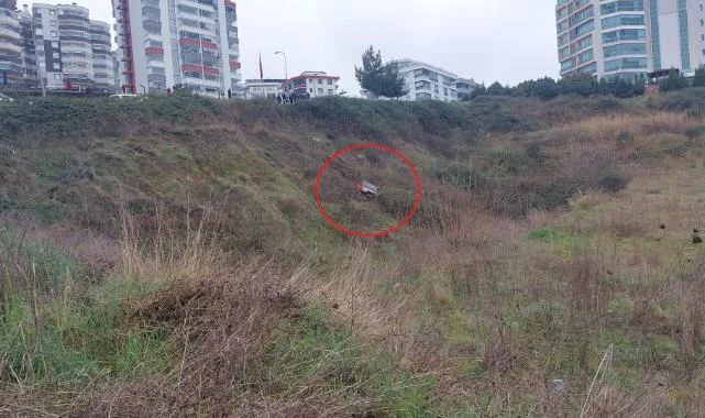 İlkadım'da Korkutan Kaza: Otomobil 10 Metre Aşağıya Uçtu