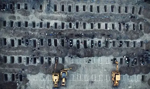 İran'dan Kan Donduran Paylaşım: 160 Çocuk İçin Yan Yana Mezarlar