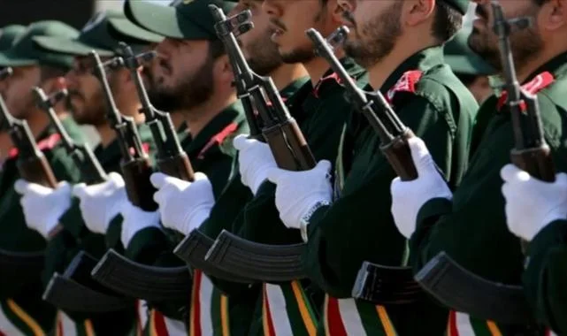 İran Devrim Muhafızları: Adalarda Çocuk Katilleri İçin Mezarlar Hazırladık