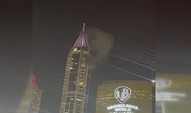 İran Füzeleri Dubai'yi Mi Hedef Aldı? Gökdelende Korkutan Patlama