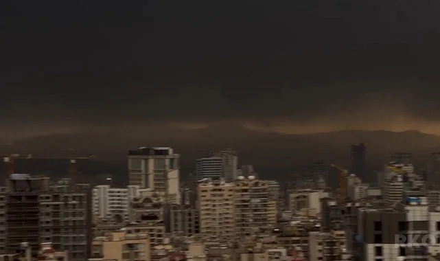 İsrail Yakıt Tanklarını Bombaladı: Tahran'da Petrol Yağıyor