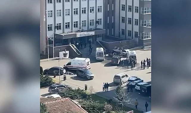 İstanbul'da Okulda Dehşet: 17 Yaşındaki Öğrenci 2 Öğretmeni Yaraladı