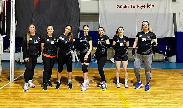 Kadınlarda Turnuva Heyecanı Sürüyor: Alaçam'da Voleybol Rüzgarı