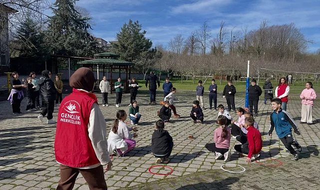 Salıpazarı'nda Geleneksel Çocuk Oyunları Şenliği Başladı