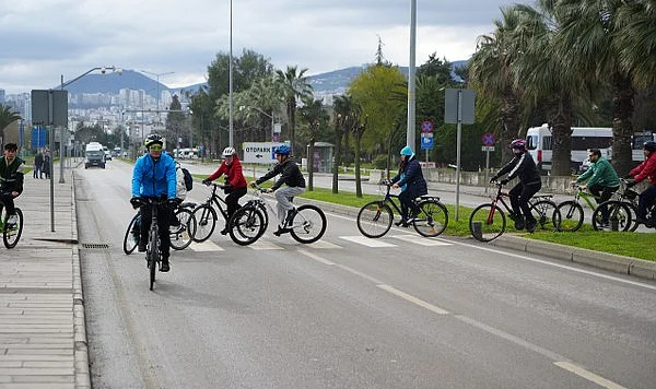 Samsun’da Anlamlı Farkındalık: Bağımlılığa Karşı Pedal Çevirdiler