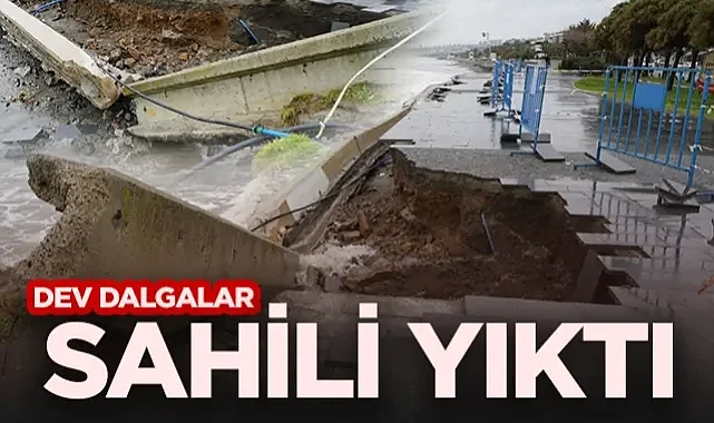 Samsun'da Dev Dalgalar Sahili Yıktı