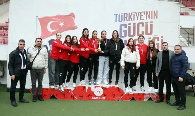 Samsun'da Genç Atletler Ödüllerine Kavuştu: 114 Sporcu Yarıştı