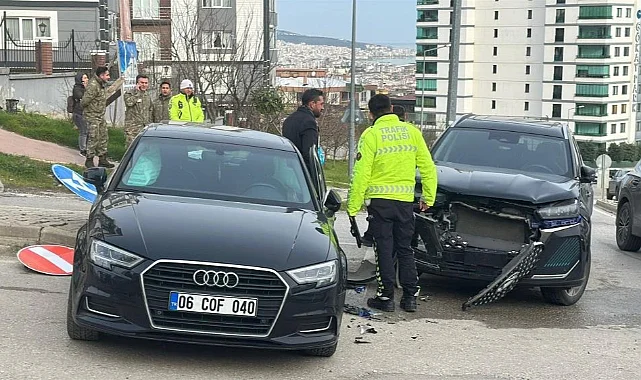 Samsun'da Suv İle Otomobil Çarpıştı