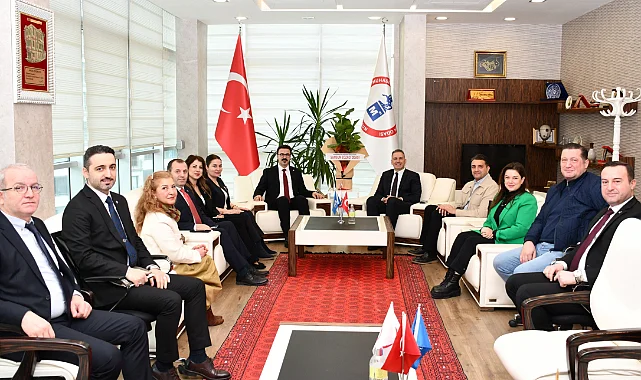 Samsun Eczacı Odası'ndan SMMMO'ya Anlamlı Ziyaret: Muhasebe Haftası Kutlandı