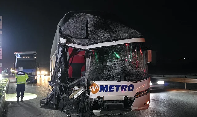Samsun Yolunda Feci Kaza! Otobüs ve Tır Çarpıştı: Çok Sayıda Yaralı Var...