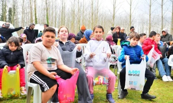 Şekerler Sepetlere Doldu! Terme’de Arife Bayramı Renkli Görüntülere Sahne Oldu