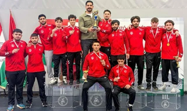 U20 Grekoromen Güreş Milli Takımı Macaristan'da Şampiyon Oldu