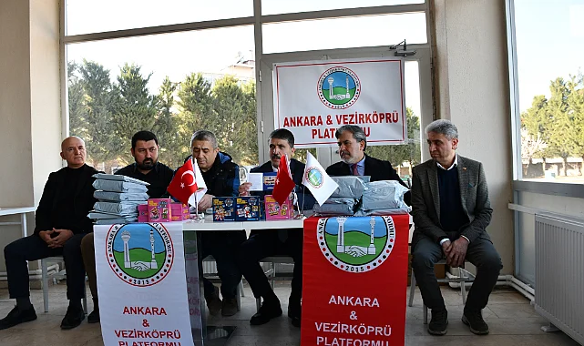 Vezirköprü’de 555 Öğrenciye Bayramlık