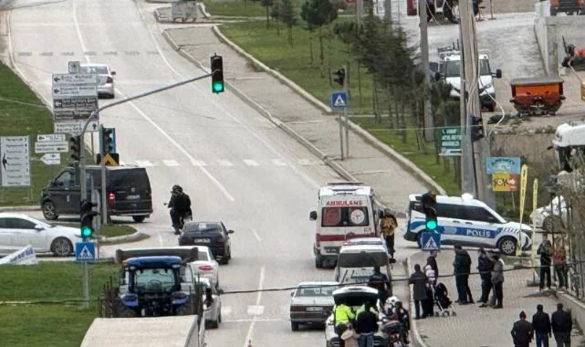 Vezirköprü'de Kırmızı Işıkta Kaza: 4 Yaralı