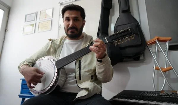 17 Ameliyat Geçirdi Hayallerinden Vazgeçmedi: Samsunlu Öğretmen Emre'nin Mücadelesi