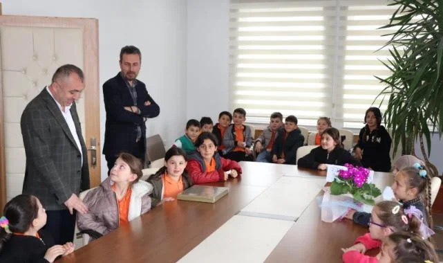 Asarcık'ta Minik Öğrencilerden Belediyeye Eğitim Gezisi